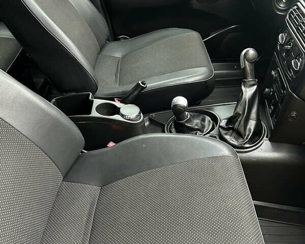 Шевроле Нива 2010 у Чернівцях на Automoto.ua Синій Шевроле Нива, об'ємом двигуна 1.69 л та пробігом 146 тис. км за 4800 $, фото 9 на Automoto.ua