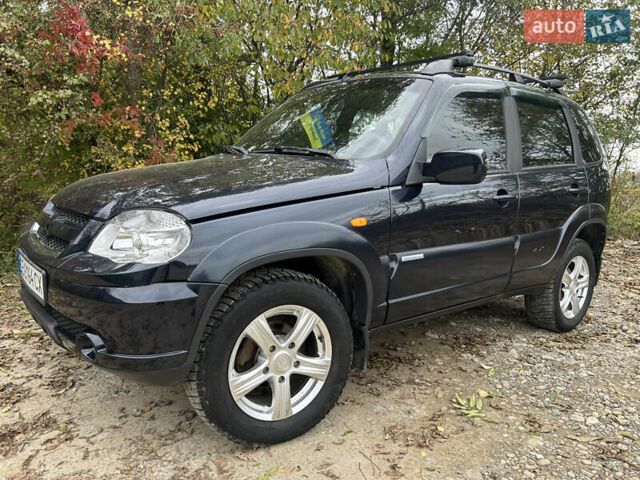 Шевроле Нива 2010 у Чернівцях на Automoto.ua Синій Шевроле Нива, об'ємом двигуна 1.69 л та пробігом 146 тис. км за 4800 $, фото 2 на Automoto.ua