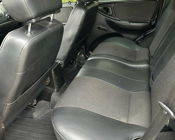 Шевроле Нива 2010 у Чернівцях на Automoto.ua Синій Шевроле Нива, об'ємом двигуна 1.69 л та пробігом 146 тис. км за 4800 $, фото 13 на Automoto.ua