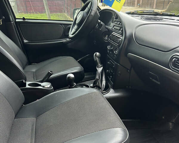 Шевроле Нива 2010 у Чернівцях на Automoto.ua Синій Шевроле Нива, об'ємом двигуна 1.69 л та пробігом 146 тис. км за 4800 $, фото 10 на Automoto.ua