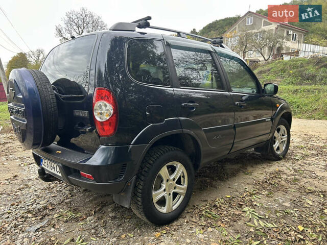Шевроле Нива 2010 у Чернівцях на Automoto.ua Синій Шевроле Нива, об'ємом двигуна 1.69 л та пробігом 146 тис. км за 4800 $, фото 5 на Automoto.ua