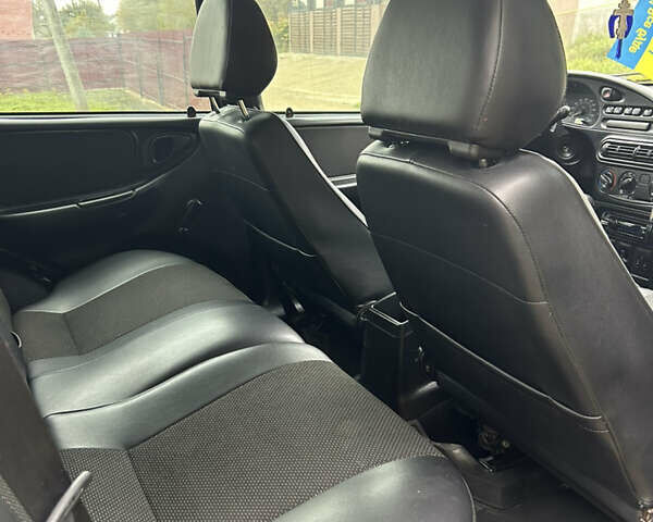 Шевроле Нива 2010 у Чернівцях на Automoto.ua Синій Шевроле Нива, об'ємом двигуна 1.69 л та пробігом 146 тис. км за 4800 $, фото 8 на Automoto.ua