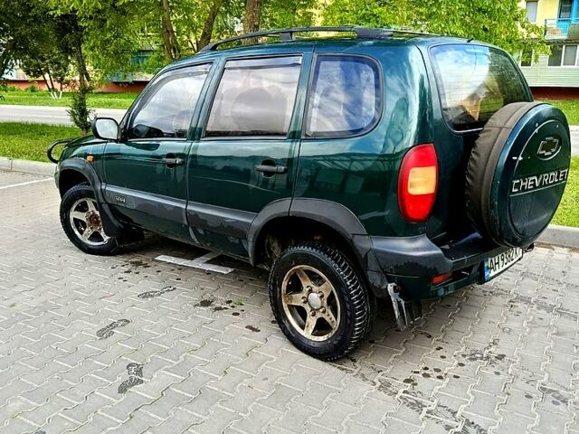 Зелений Шевроле Нива, об'ємом двигуна 1.7 л та пробігом 165 тис. км за 3200 $, фото 3 на Automoto.ua