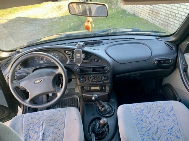 Зелений Шевроле Нива, об'ємом двигуна 1.7 л та пробігом 269 тис. км за 2700 $, фото 4 на Automoto.ua