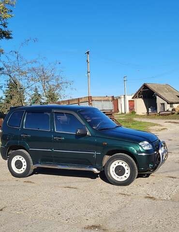 Зелений Шевроле Нива, об'ємом двигуна 1.69 л та пробігом 116 тис. км за 4600 $, фото 1 на Automoto.ua
