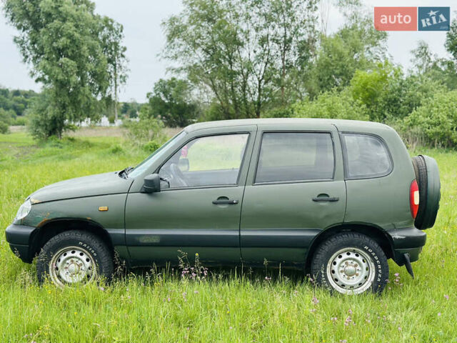 Зелений Шевроле Нива, об'ємом двигуна 1.69 л та пробігом 136 тис. км за 3300 $, фото 4 на Automoto.ua