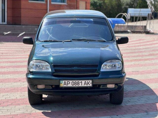 Зеленый Шевроле Нива, объемом двигателя 1.7 л и пробегом 320 тыс. км за 2250 $, фото 1 на Automoto.ua