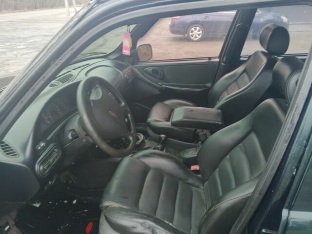 Зеленый Шевроле Нива, объемом двигателя 1.7 л и пробегом 233 тыс. км за 3000 $, фото 4 на Automoto.ua