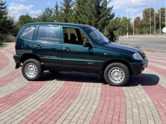 Зеленый Шевроле Нива, объемом двигателя 1.7 л и пробегом 320 тыс. км за 2250 $, фото 3 на Automoto.ua