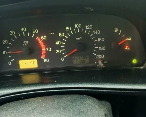 Зеленый Шевроле Нива, объемом двигателя 1.7 л и пробегом 233 тыс. км за 3000 $, фото 1 на Automoto.ua