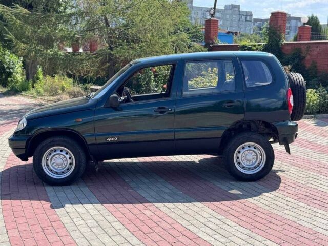 Зеленый Шевроле Нива, объемом двигателя 1.7 л и пробегом 320 тыс. км за 2250 $, фото 4 на Automoto.ua