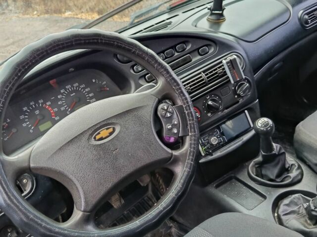 Зелений Шевроле Нива, об'ємом двигуна 0 л та пробігом 195 тис. км за 2700 $, фото 3 на Automoto.ua