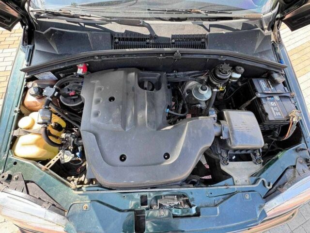 Зеленый Шевроле Нива, объемом двигателя 1.7 л и пробегом 320 тыс. км за 2250 $, фото 10 на Automoto.ua