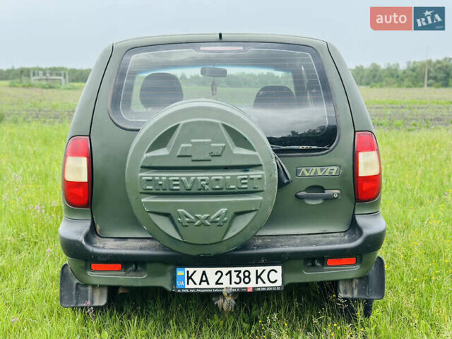 Зеленый Шевроле Нива, объемом двигателя 1.69 л и пробегом 136 тыс. км за 3200 $, фото 3 на Automoto.ua