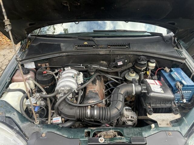 Зелений Шевроле Нива, об'ємом двигуна 1.7 л та пробігом 150 тис. км за 3000 $, фото 7 на Automoto.ua