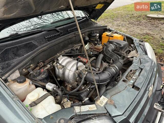 Зеленый Шевроле Нива, объемом двигателя 1.69 л и пробегом 260 тыс. км за 4000 $, фото 4 на Automoto.ua