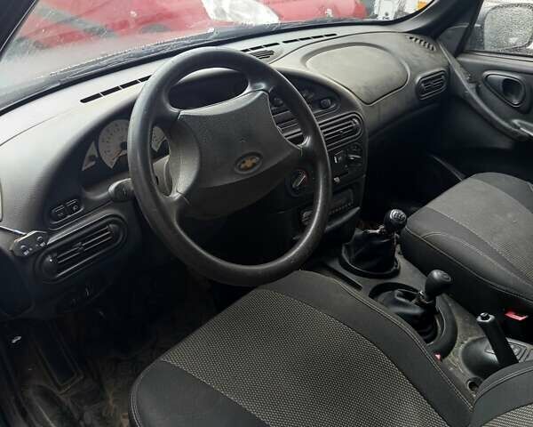 Зеленый Шевроле Нива, объемом двигателя 1.69 л и пробегом 254 тыс. км за 3500 $, фото 4 на Automoto.ua