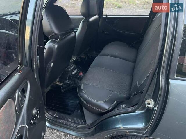 Зеленый Шевроле Нива, объемом двигателя 1.69 л и пробегом 200 тыс. км за 3800 $, фото 8 на Automoto.ua