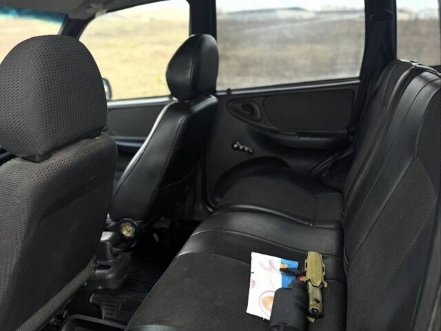 Зеленый Шевроле Нива, объемом двигателя 1.7 л и пробегом 127 тыс. км за 2200 $, фото 5 на Automoto.ua