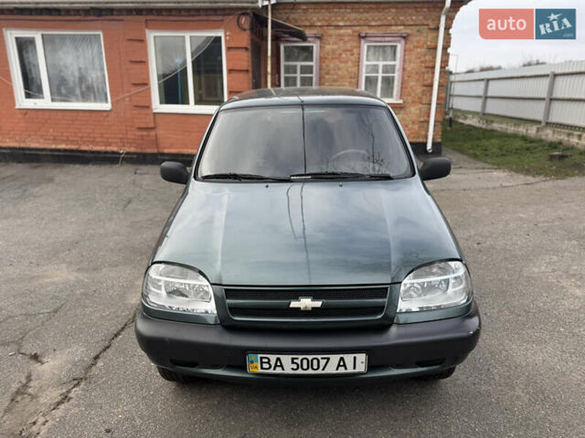 Зелений Шевроле Нива, об'ємом двигуна 1.7 л та пробігом 44 тис. км за 6000 $, фото 1 на Automoto.ua