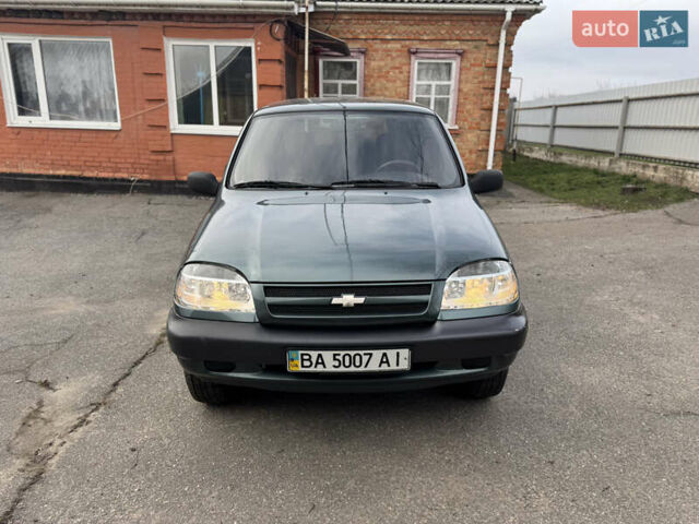 Зелений Шевроле Нива, об'ємом двигуна 1.7 л та пробігом 44 тис. км за 6000 $, фото 2 на Automoto.ua