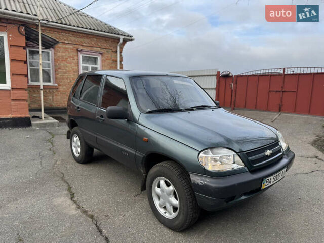 Зелений Шевроле Нива, об'ємом двигуна 1.7 л та пробігом 44 тис. км за 6000 $, фото 3 на Automoto.ua