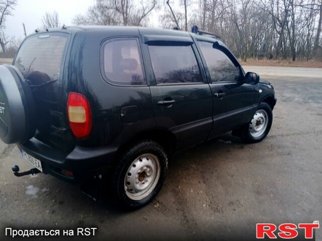 Зеленый Шевроле Нива, объемом двигателя 1.7 л и пробегом 227 тыс. км за 3000 $, фото 11 на Automoto.ua