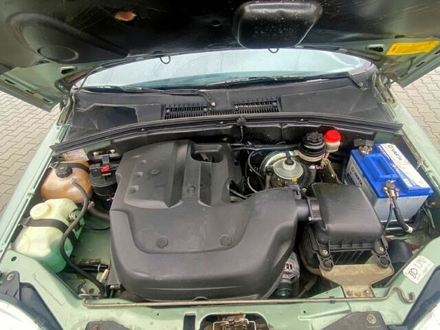 Зеленый Шевроле Нива, объемом двигателя 1.6 л и пробегом 190 тыс. км за 3900 $, фото 6 на Automoto.ua