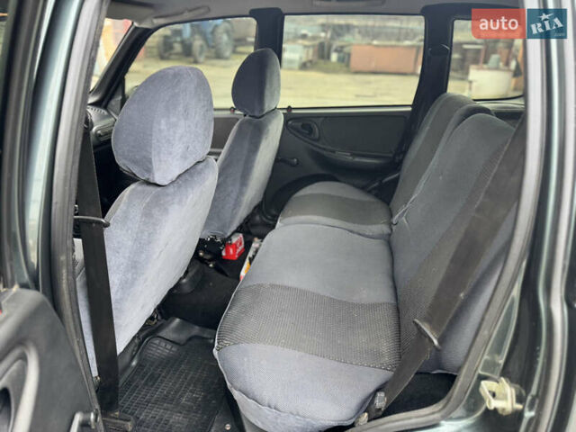 Зелений Шевроле Нива, об'ємом двигуна 1.7 л та пробігом 44 тис. км за 6000 $, фото 10 на Automoto.ua