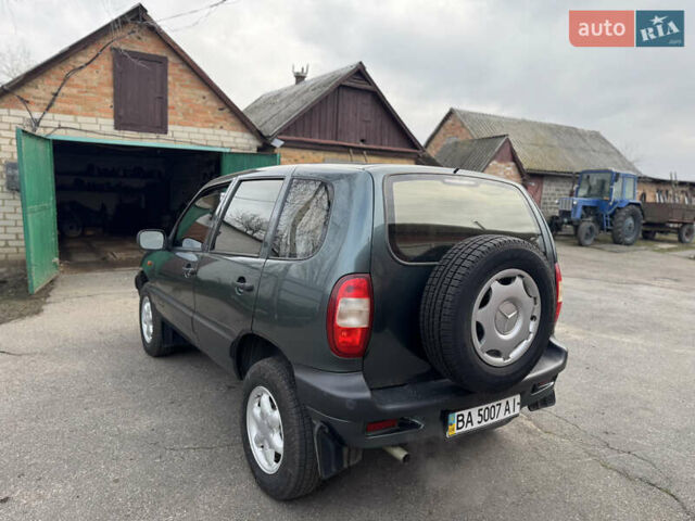 Зелений Шевроле Нива, об'ємом двигуна 1.7 л та пробігом 44 тис. км за 6000 $, фото 5 на Automoto.ua