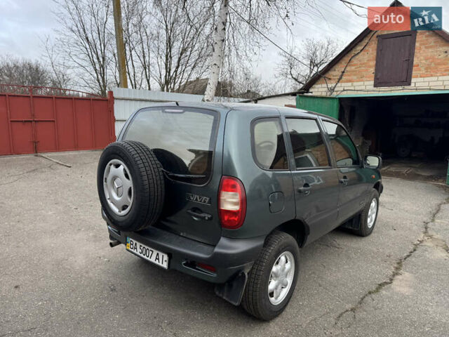 Зелений Шевроле Нива, об'ємом двигуна 1.7 л та пробігом 44 тис. км за 6000 $, фото 7 на Automoto.ua