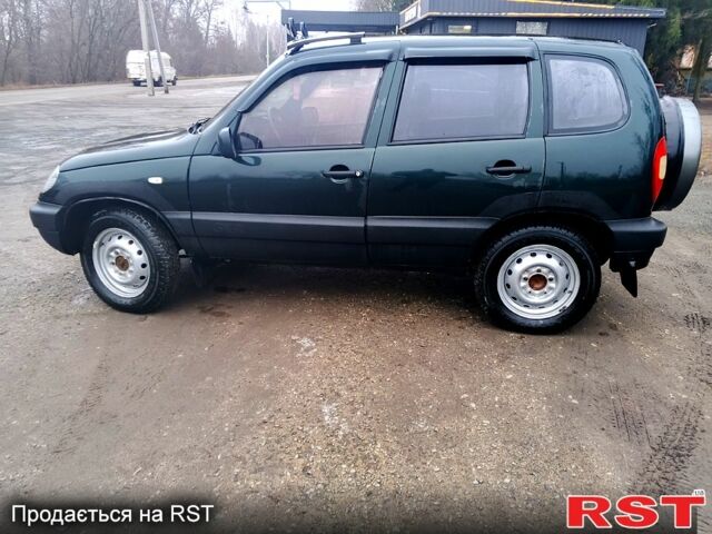 Зеленый Шевроле Нива, объемом двигателя 1.7 л и пробегом 227 тыс. км за 3000 $, фото 8 на Automoto.ua