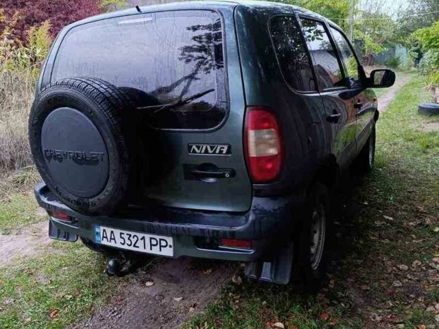 Зеленый Шевроле Нива, объемом двигателя 1.7 л и пробегом 164 тыс. км за 3600 $, фото 5 на Automoto.ua