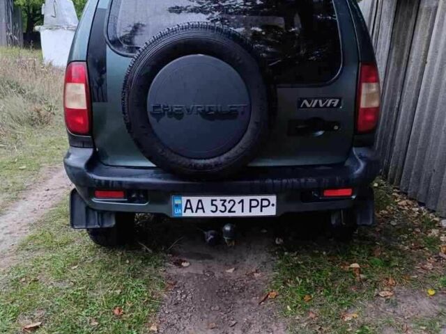 Зеленый Шевроле Нива, объемом двигателя 1.7 л и пробегом 164 тыс. км за 3600 $, фото 4 на Automoto.ua