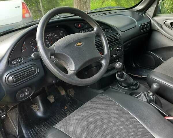 Зеленый Шевроле Нива, объемом двигателя 1.6 л и пробегом 63 тыс. км за 8500 $, фото 2 на Automoto.ua