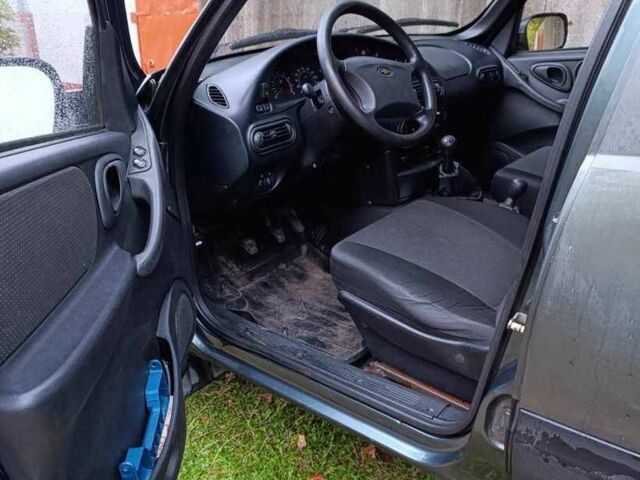 Зеленый Шевроле Нива, объемом двигателя 1.7 л и пробегом 164 тыс. км за 3600 $, фото 6 на Automoto.ua