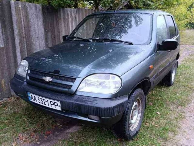 Зеленый Шевроле Нива, объемом двигателя 1.7 л и пробегом 164 тыс. км за 3600 $, фото 2 на Automoto.ua