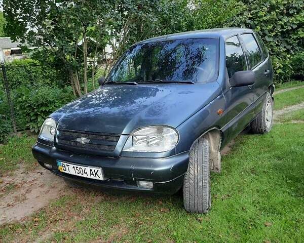 Зеленый Шевроле Нива, объемом двигателя 1.6 л и пробегом 63 тыс. км за 8500 $, фото 1 на Automoto.ua