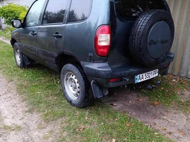 Зеленый Шевроле Нива, объемом двигателя 1.7 л и пробегом 164 тыс. км за 3600 $, фото 3 на Automoto.ua