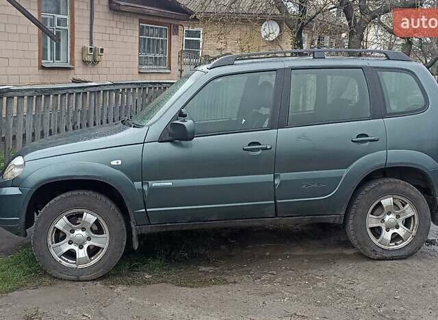 Зелений Шевроле Нива, об'ємом двигуна 1.69 л та пробігом 254 тис. км за 4000 $, фото 3 на Automoto.ua
