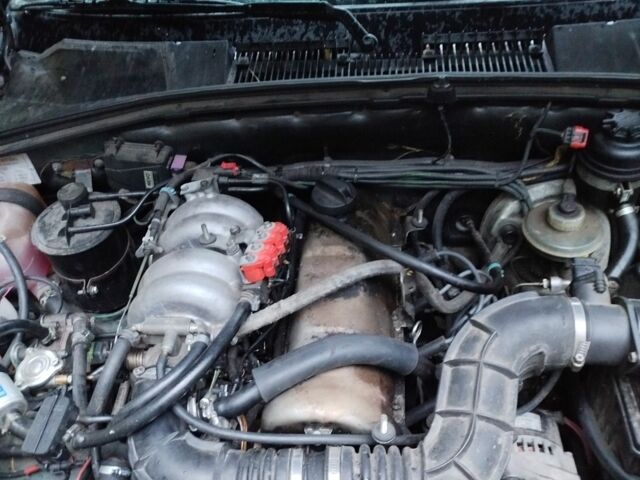 Зеленый Шевроле Нива, объемом двигателя 1.7 л и пробегом 323 тыс. км за 4700 $, фото 6 на Automoto.ua