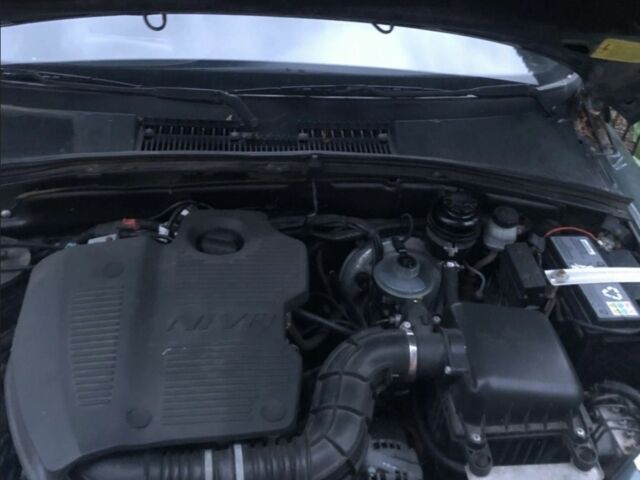 Зеленый Шевроле Нива, объемом двигателя 1.7 л и пробегом 204 тыс. км за 4800 $, фото 6 на Automoto.ua