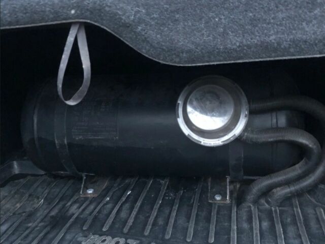 Зеленый Шевроле Нива, объемом двигателя 1.7 л и пробегом 204 тыс. км за 4800 $, фото 7 на Automoto.ua