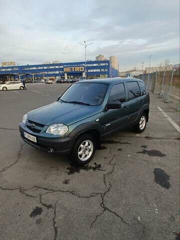 Зеленый Шевроле Нива, объемом двигателя 1.69 л и пробегом 142 тыс. км за 6500 $, фото 8 на Automoto.ua