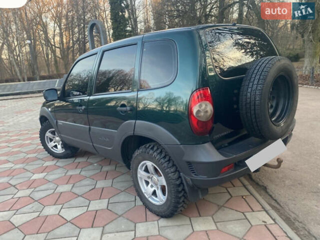 Зелений Шевроле Нива, об'ємом двигуна 1.7 л та пробігом 162 тис. км за 6200 $, фото 1 на Automoto.ua