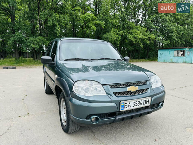 Зелений Шевроле Нива, об'ємом двигуна 1.7 л та пробігом 198 тис. км за 4200 $, фото 9 на Automoto.ua