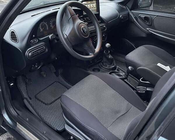 Зеленый Шевроле Нива, объемом двигателя 1.69 л и пробегом 80 тыс. км за 9000 $, фото 15 на Automoto.ua