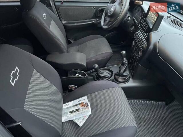 Зеленый Шевроле Нива, объемом двигателя 1.69 л и пробегом 80 тыс. км за 9000 $, фото 16 на Automoto.ua