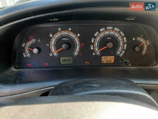 Зеленый Шевроле Нива, объемом двигателя 1.69 л и пробегом 30 тыс. км за 9500 $, фото 1 на Automoto.ua