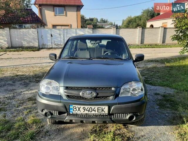 Зеленый Шевроле Нива, объемом двигателя 1.69 л и пробегом 30 тыс. км за 9500 $, фото 4 на Automoto.ua